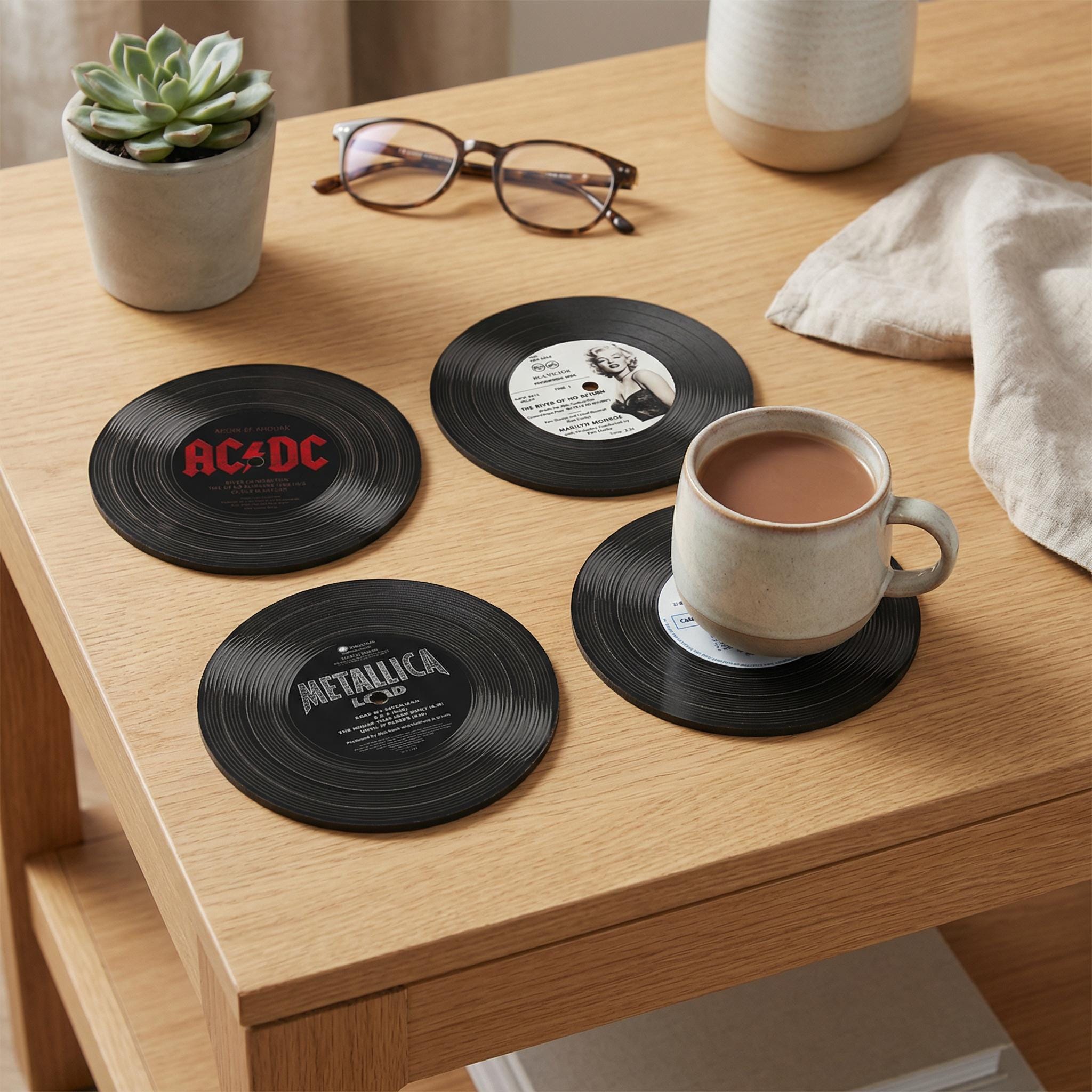 Lp record coaster set, black vinyl, retro dj booth decor